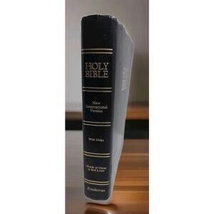 Holy Bible New International Version w/ Helps NIV 1984 Leatherbound Red Letter